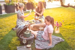 Big Green Egg MiniMax Keramikgrill Mit EGG Carrier 24 Big Green Egg MiniMax Keramikgrill Mit EGG Carrier -Grill Welt Geschäft Big Green Egg MiniMax Campinggrill