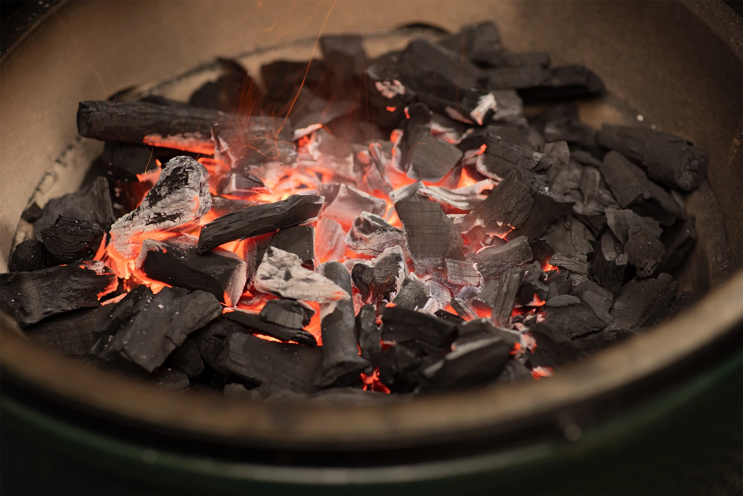 Big Green Egg Holzkohle Wildfire 9 Kg - Apfelbaum 3 Big Green Egg Holzkohle Wildfire 9 Kg - Apfelbaum - Image 3