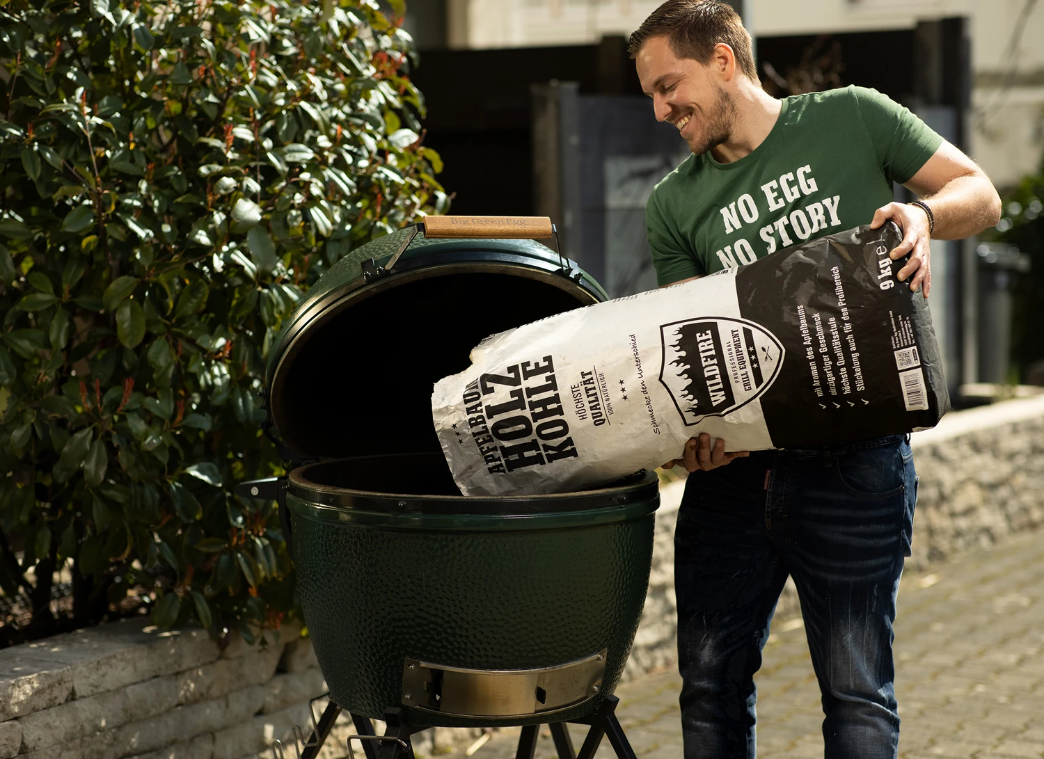 Big Green Egg Holzkohle Wildfire 9 Kg - Apfelbaum 2 Big Green Egg Holzkohle Wildfire 9 Kg - Apfelbaum - Image 2