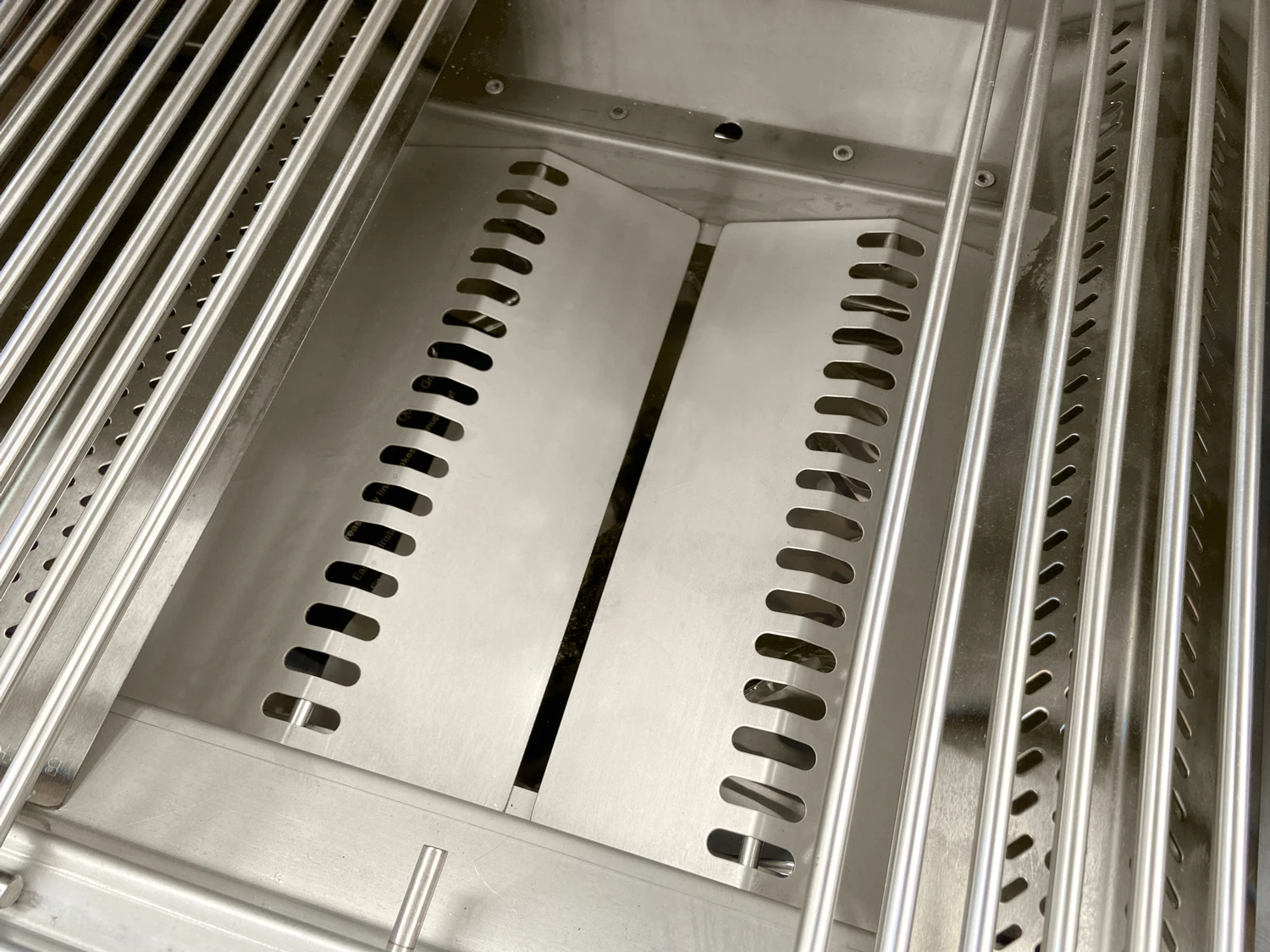 BULL 7 Burner Premium Gasgrill - Einbaugrill Mit Infrarot Mit Backburner, Seitenkocher Und Rotisserie 4 BULL 7 Burner Premium Gasgrill - Einbaugrill Mit Infrarot Mit Backburner, Seitenkocher Und Rotisserie - Image 4