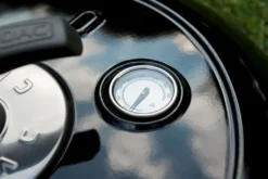 CADAC Camping Gasgrill Carri Chef 50 / BBQ Plancha + Dome - 30 Mbar -Grill Welt Geschäft CADAC Carri Chef Deckel Thermometer 1