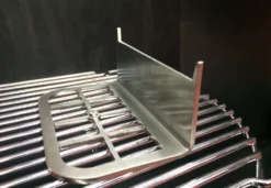 Flammlachsbrett Universal Halterung Mit Schraube Und Gegenstück -Grill Welt Geschäft Flammlachsbrett Universalhalter Rost