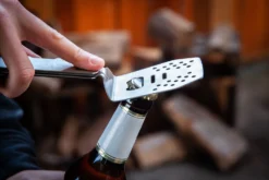 Grillfürst BBQ - Multitool - 4in1 Grillbesteck - Grillgadget -Grill Welt Geschäft Flaschenoeffner BBQ Multitool