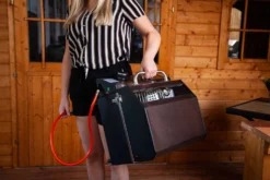 Grillfürst G201E 2-Brenner Gasgrill Portabel V2 - Campinggrill / Balkongrill 50mbar - Inkl. Untergestell -Grill Welt Geschäft Grillfuerst Camping Gasgrill G201 Transport 1