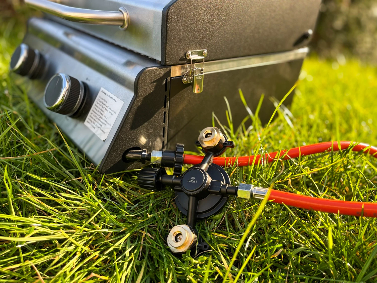 Grillfürst Kombi Kartuschen-Druckregler 50 Mbar - Für Den Anschluss Von 2 Gaskartuschen 2 Grillfürst Kombi Kartuschen-Druckregler 50 Mbar - Für Den Anschluss Von 2 Gaskartuschen - Image 2