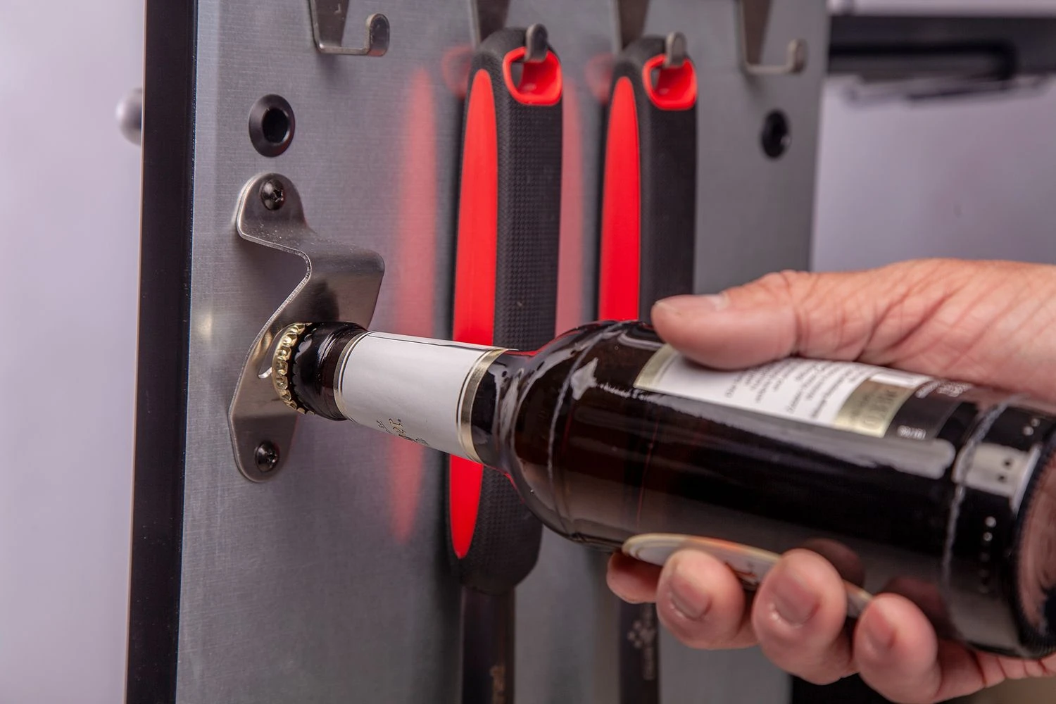 Grillfürst G750E Borussia Dortmund Edition 7-Brenner Doppelkammer - Gasgrill Mit Hochtemperaturbrenner, Seitenkocher, Heckbrenner Und Edelstahl Rosten 10 Grillfürst G750E Borussia Dortmund Edition 7-Brenner Doppelkammer - Gasgrill Mit Hochtemperaturbrenner, Seitenkocher, Heckbrenner Und Edelstahl Rosten - Image 10