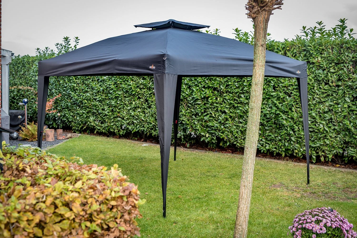 Grillfürst Pop-Up Pavillon / Grillpavillon / Gartenpavillon / Grillzelt 3x3m V3 - Mit Rauchabzug 1 Grillfürst Pop-Up Pavillon / Grillpavillon / Gartenpavillon / Grillzelt 3x3m V3 - Mit Rauchabzug