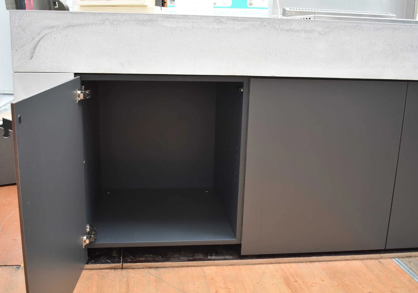 Grillfürst Outdoor Küche Aus 3-tlg. Gegossenem Beton Und HPL (300 Cm X 90 Cm) - Mit Einbaugrill Und Spüle 2 Grillfürst Outdoor Küche Aus 3-tlg. Gegossenem Beton Und HPL (300 Cm X 90 Cm) - Mit Einbaugrill Und Spüle - Image 2