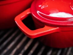 Grillfürst Dutch Oven Sternentöpfchen / Gusseisen Bräter - Emailliert - S - Rot -Grill Welt Geschäft Grillfuerst Sternentoepfchen S rot Griff