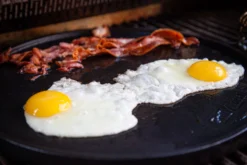 Grillfürst Universal Grillplatte Rund / Wendeplatte Aus Gusseisen Ø 35 Cm 9 Grillfürst Universal Grillplatte Rund / Wendeplatte Aus Gusseisen Ø 35 Cm -Grill Welt Geschäft Grillplatten und Burger mit Camembert 10