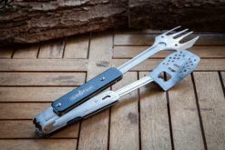Grillfürst BBQ - Multitool - 4in1 Grillbesteck - Grillgadget -Grill Welt Geschäft Grillzange BBQ Multitool