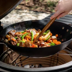 Kamado Joe Karbonstahl Wok 7 Kamado Joe Karbonstahl Wok -Grill Welt Geschäft Kamado Joe Wok Karbonstahl Mood01