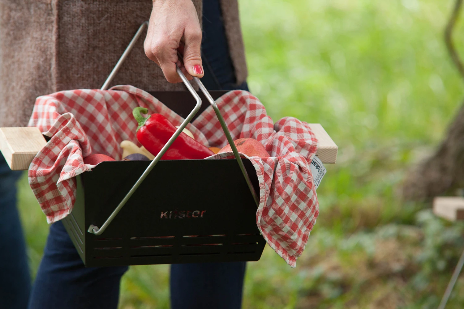 Knister Grill Small - Holzkohle Kompaktgrill 7 Knister Grill Small - Holzkohle Kompaktgrill - Image 7