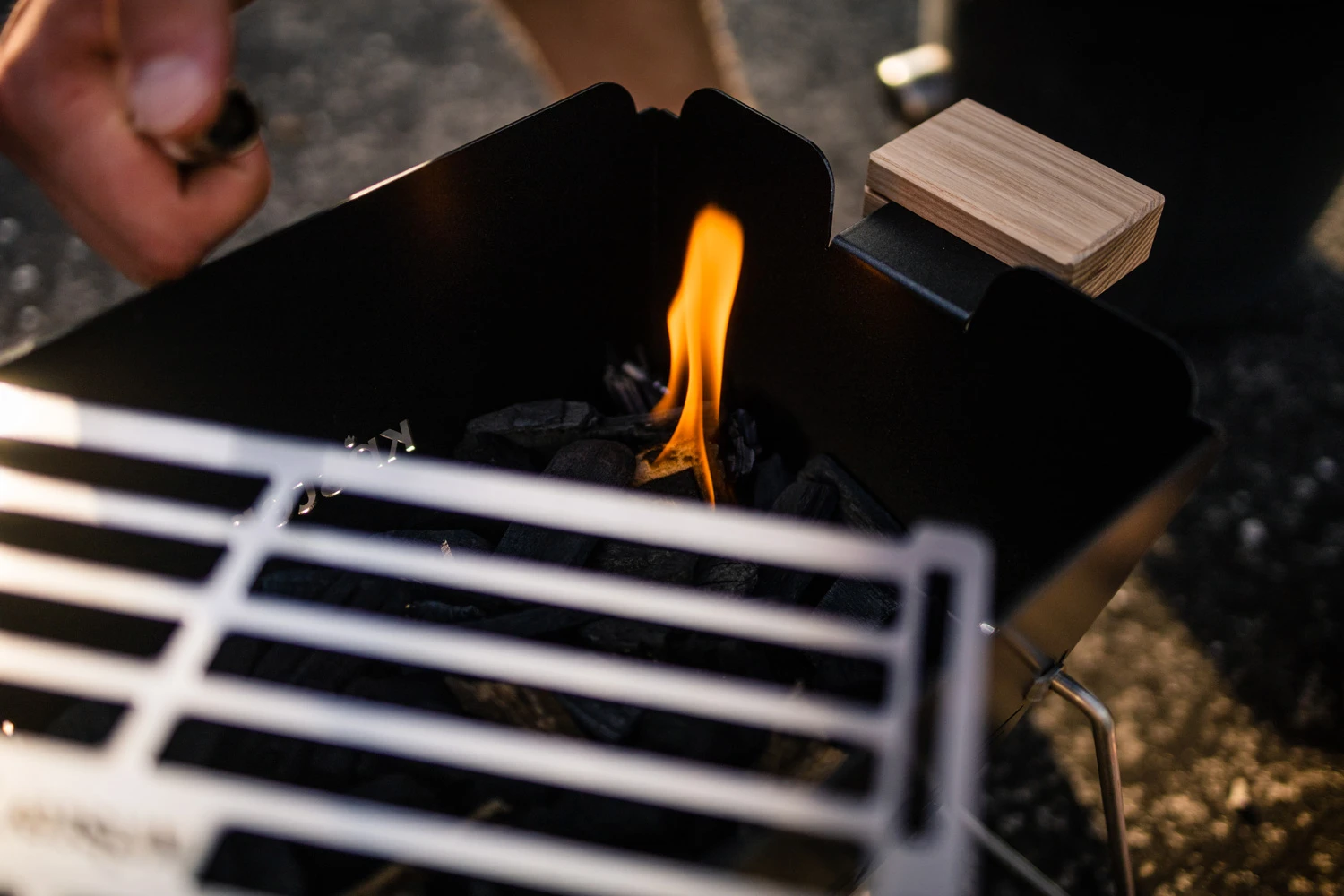 Knister Grill Original - Ausziehbarer Holzkohle Kompaktgrill 10 Knister Grill Original - Ausziehbarer Holzkohle Kompaktgrill - Image 10