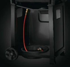 Napoleon Freestyle 365 Gasgrill, Graphit - Modell 2023 - X-DEAL Inkl. Drehspiess -Grill Welt Geschäft Napoleon Freestyle Gasgrill Flaschenhalter 1