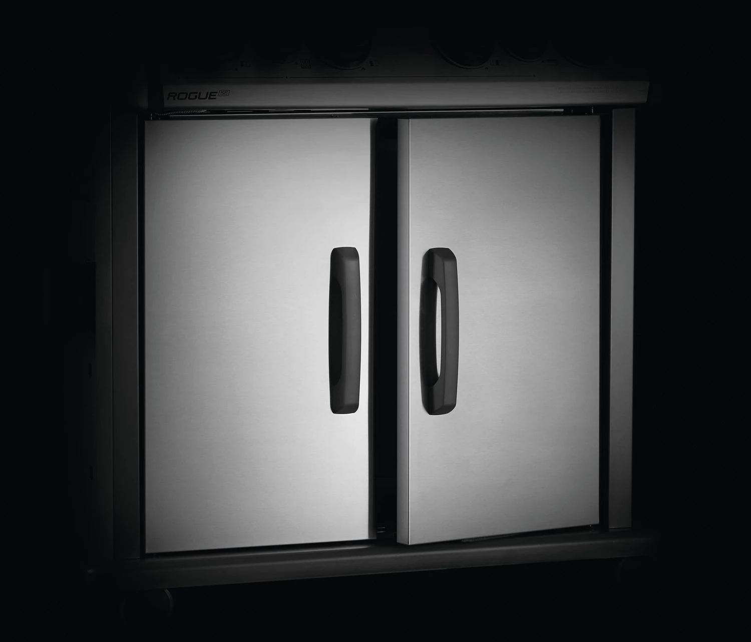 Napoleon Rogue SE 525 Edelstahl Gasgrill Mit Sizzle Zone Und Heckbrenner - Modell 2023 11 Napoleon Rogue SE 525 Edelstahl Gasgrill Mit Sizzle Zone Und Heckbrenner - Modell 2023 - Image 11