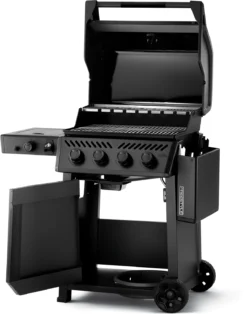 Napoleon Phantom Freestyle 425 Gasgrill, Mattschwarz - Mit Sizzle Zone Und Tür - Modell 2023 -Grill Welt Geschäft Napoleon Phantom Freestyle F425DSIBPK PHM Prod Open Ang