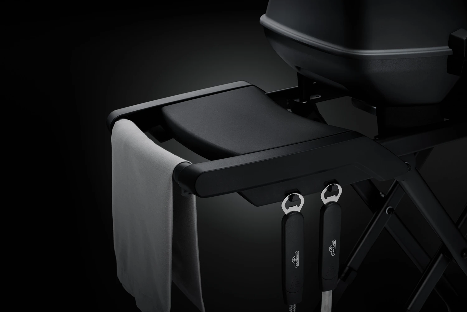 Napoleon Phantom TravelQ PRO285X Kompakt Gasgrill, Mattschwarz - Mit Klappbarem Wagen Inkl. Warmhalterost - Modell 2023 6 Napoleon Phantom TravelQ PRO285X Kompakt Gasgrill, Mattschwarz - Mit Klappbarem Wagen Inkl. Warmhalterost - Modell 2023 - Image 6