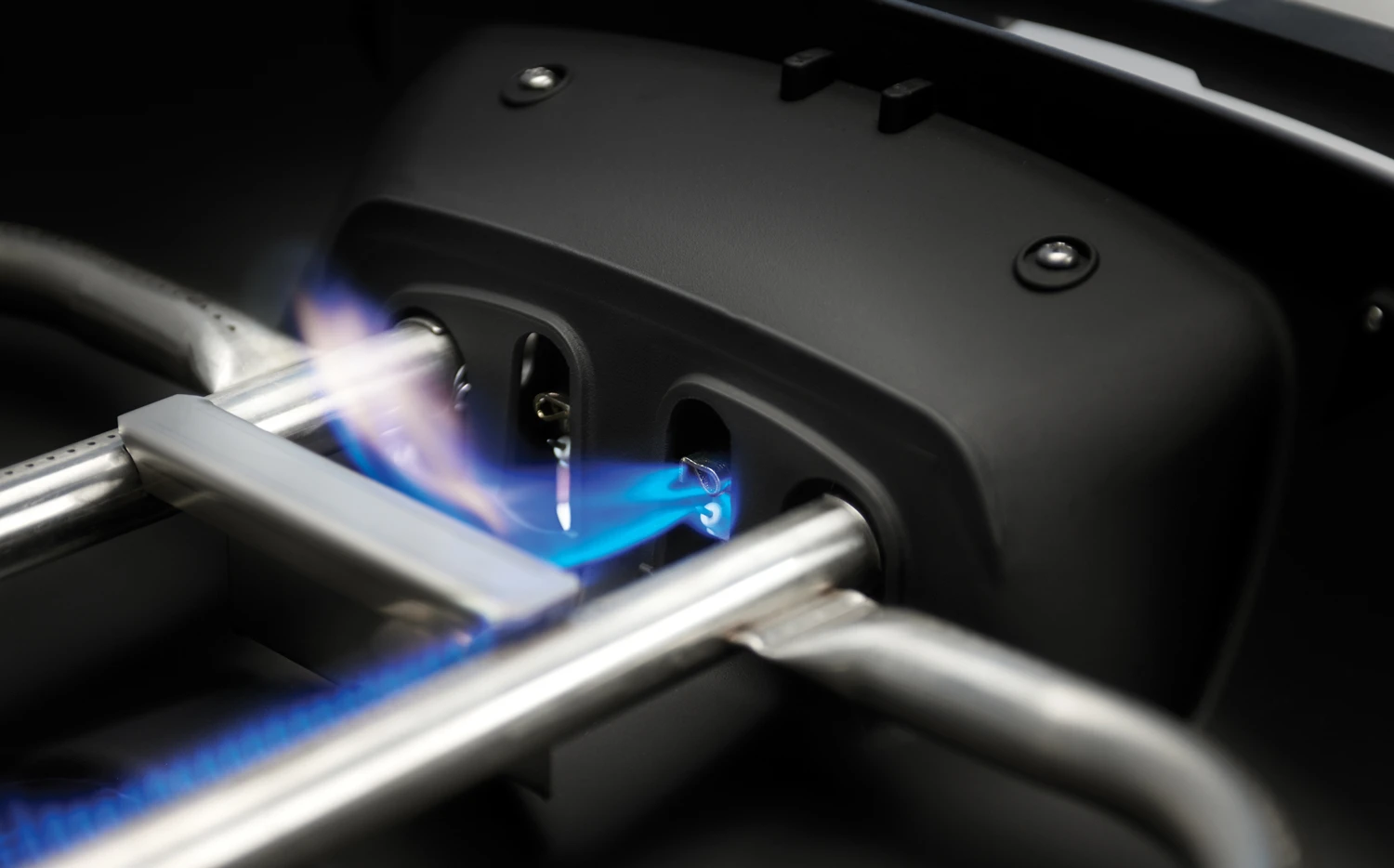 Napoleon Phantom TravelQ PRO285X Kompakt Gasgrill, Mattschwarz - Mit Klappbarem Wagen Inkl. Warmhalterost - Modell 2023 12 Napoleon Phantom TravelQ PRO285X Kompakt Gasgrill, Mattschwarz - Mit Klappbarem Wagen Inkl. Warmhalterost - Modell 2023 - Image 12