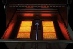 Napoleon Prestige Pro 825-3 Edelstahl Gasgrill Inkl. Drehspieß Und Bodenbeleuchtung - Modell 2023 - SMART Deal Inkl. Grillfürst Grill Control Mit Companion Device Und Einstichthermometer -Grill Welt Geschäft Napoleon Prestige Pro 825 sizzle zone