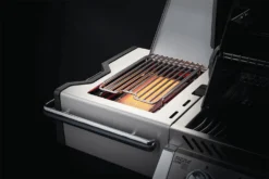 Napoleon Prestige Pro 500-3 Edelstahl Gasgrill Inkl. Drehspieß - Modell 2023 - SMART Deal Inkl. Grillfürst Grill Control -Grill Welt Geschäft Napoleon Prestige Pro Sizzle Zone Offen 4