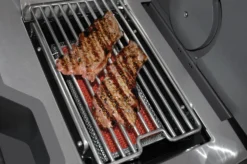 Napoleon Prestige Pro 665-3 Edelstahl Gasgrill Inkl. Drehspieß - X-DEAL Inkl. Napoleon Holzkohlegrill Kugelgrill Ø 57cm 25 Napoleon Prestige Pro 665-3 Edelstahl Gasgrill Inkl. Drehspieß - X-DEAL Inkl. Napoleon Holzkohlegrill Kugelgrill Ø 57cm -Grill Welt Geschäft Napoleon Prestige Pro Sizzle Zone Steaks 3