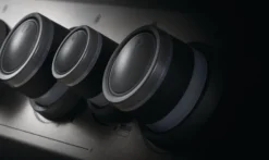 Napoleon Rogue SE 625 Gasgrill, Schwarz Mit Gussrosten, Sizzle Zone Und Heckbrenner - Modell 2023 -Grill Welt Geschäft Napoleon Rogue SE Drehknoepfe