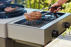 Outdoorchef Blazing Zone + Cooking Zone Kit Plus Für Arosa Evo Grey Steel 16 Outdoorchef Blazing Zone + Cooking Zone Kit Plus Für Arosa Evo Grey Steel -Grill Welt Geschäft Outdoorchef Blazing Cooking Zone Arosa Lifestyle