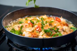 Outdoorchef Carbonstahl Pfanne Ø 28 Cm -Grill Welt Geschäft Outdoorchef Carbonstahl Pfanne 28cm Anwendung