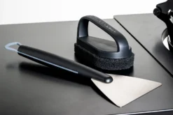 Outdoorchef Plancha Reinigungsset -Grill Welt Geschäft Outdoorchef Plancha Reinigungsset Mood