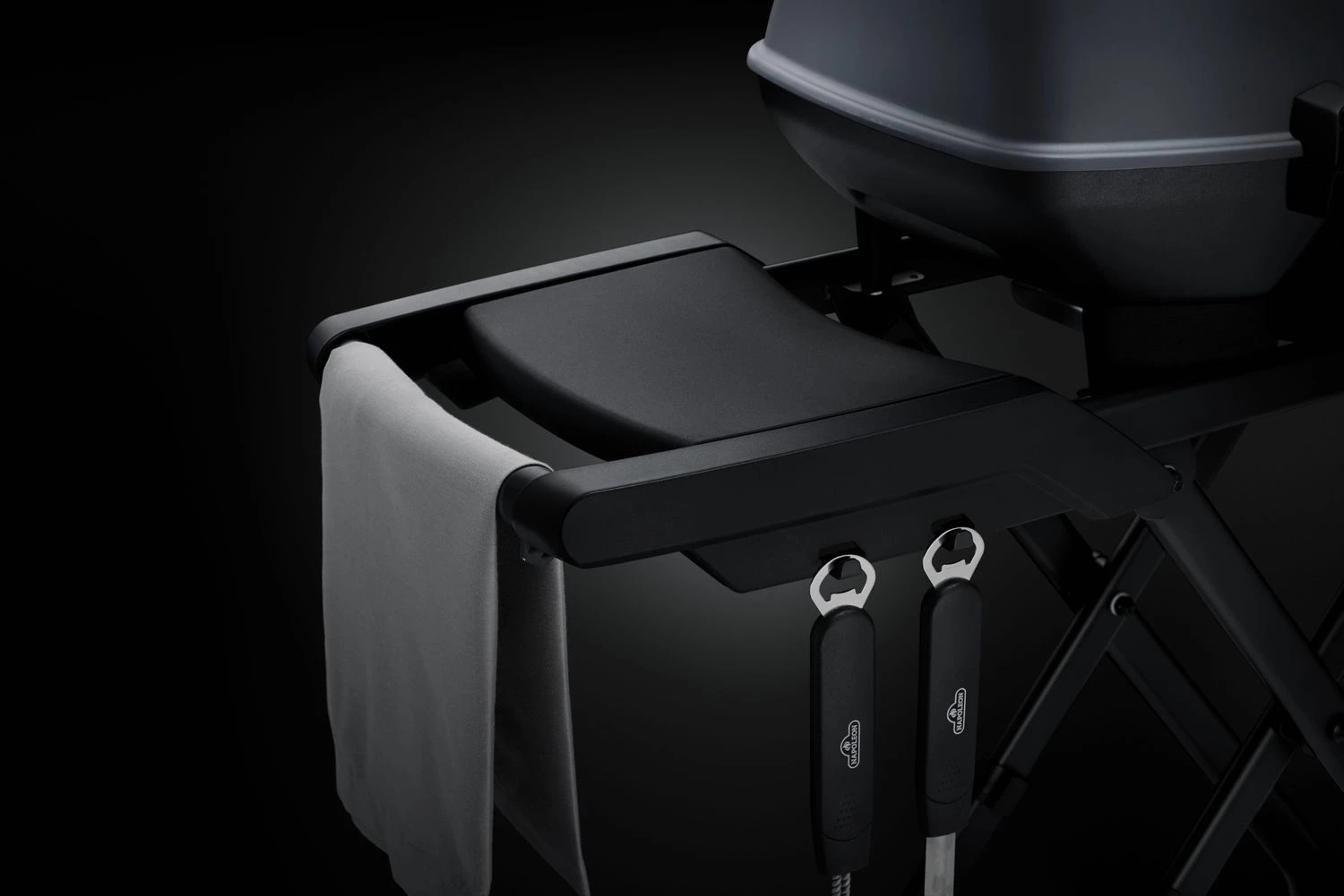 Napoleon Phantom TravelQ PRO285X Kompakt Gasgrill, Mattschwarz - Mit Klappbarem Wagen Inkl. Warmhalterost - Modell 2023 5 Napoleon Phantom TravelQ PRO285X Kompakt Gasgrill, Mattschwarz - Mit Klappbarem Wagen Inkl. Warmhalterost - Modell 2023 - Image 5