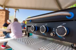 Pit Boss Plancha Grill Ultimate Plancha 3-Brenner - Mit Untergestell 25 Pit Boss Plancha Grill Ultimate Plancha 3-Brenner - Mit Untergestell -Grill Welt Geschäft Pit Boss Planchagrill 3 Brenner Temperaturregler