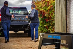 Pit Boss Plancha Grill Ultimate Plancha 4-Brenner - Mit Untergestell -Grill Welt Geschäft Pit Boss Planchagrill 4 Brenner mobiler Grill