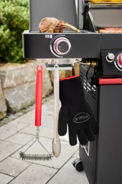 Rösle Videro G2-S VARIO+ Schwarz Gasgrill - FC Bayern Edition - Inkl. FC Bayern Abdeckhaube Und Grillbürste -Grill Welt Geschäft Roesle FC Bayern Videro Grill Prime Zone Besteckhaken