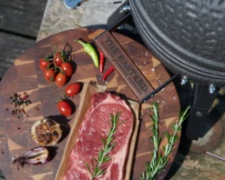 The Bastard Keramikgrill Urban Small - Schwarz Matt - Modell 2023 -Grill Welt Geschäft The Bastard Urban Small Keramikgrill Deckelgriff