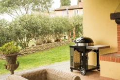 Napoleon Holzkohlegrill Kugelgrill Ø 57cm Im Rollwagen Mit Gussrost Und Deckelscharnier PRO22K-Cart-2 -Grill Welt Geschäft napoleon grill terrasse PRO22K CART 2