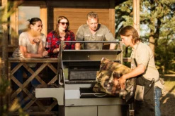 Napoleon Charcoal Professional Edelstahl Holzkohlegrill PRO605CSS -Grill Welt Geschäft napoleon pro605 kohle einfuellen pro605css