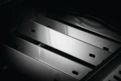 Napoleon Rogue SE 625 Gasgrill, Schwarz Mit Gussrosten, Sizzle Zone Und Heckbrenner - Modell 2023 -Grill Welt Geschäft napoleon rogue gasgrill brennerabdeackungen sear plates