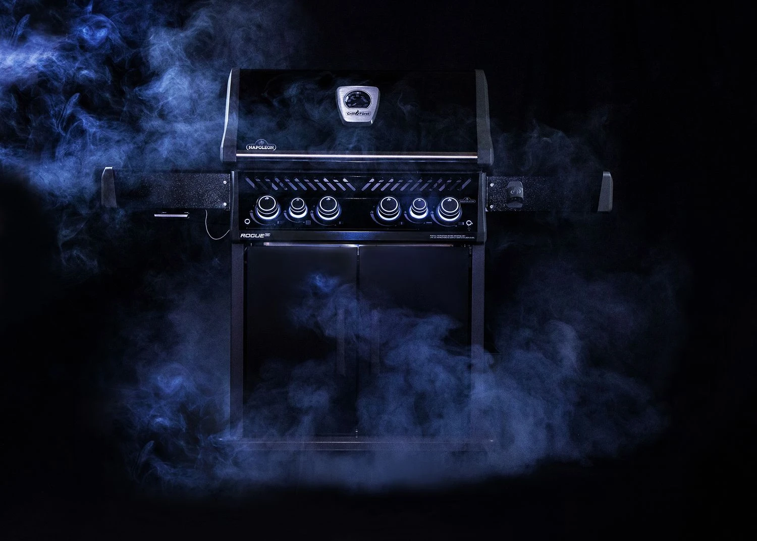 Napoleon Rogue SE 525 Gasgrill - All-black - Grillfürst Edition Inkl. Abdeckhaube - SMART Deal Inkl. Grillfürst Grill Control - Modell 2022 8 Napoleon Rogue SE 525 Gasgrill - All-black - Grillfürst Edition Inkl. Abdeckhaube - SMART Deal Inkl. Grillfürst Grill Control - Modell 2022 - Image 8