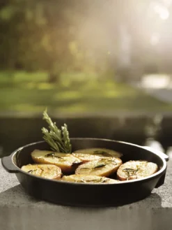 Outdoorchef Gusseisenpfanne / Aromapfanne Ø 23cm