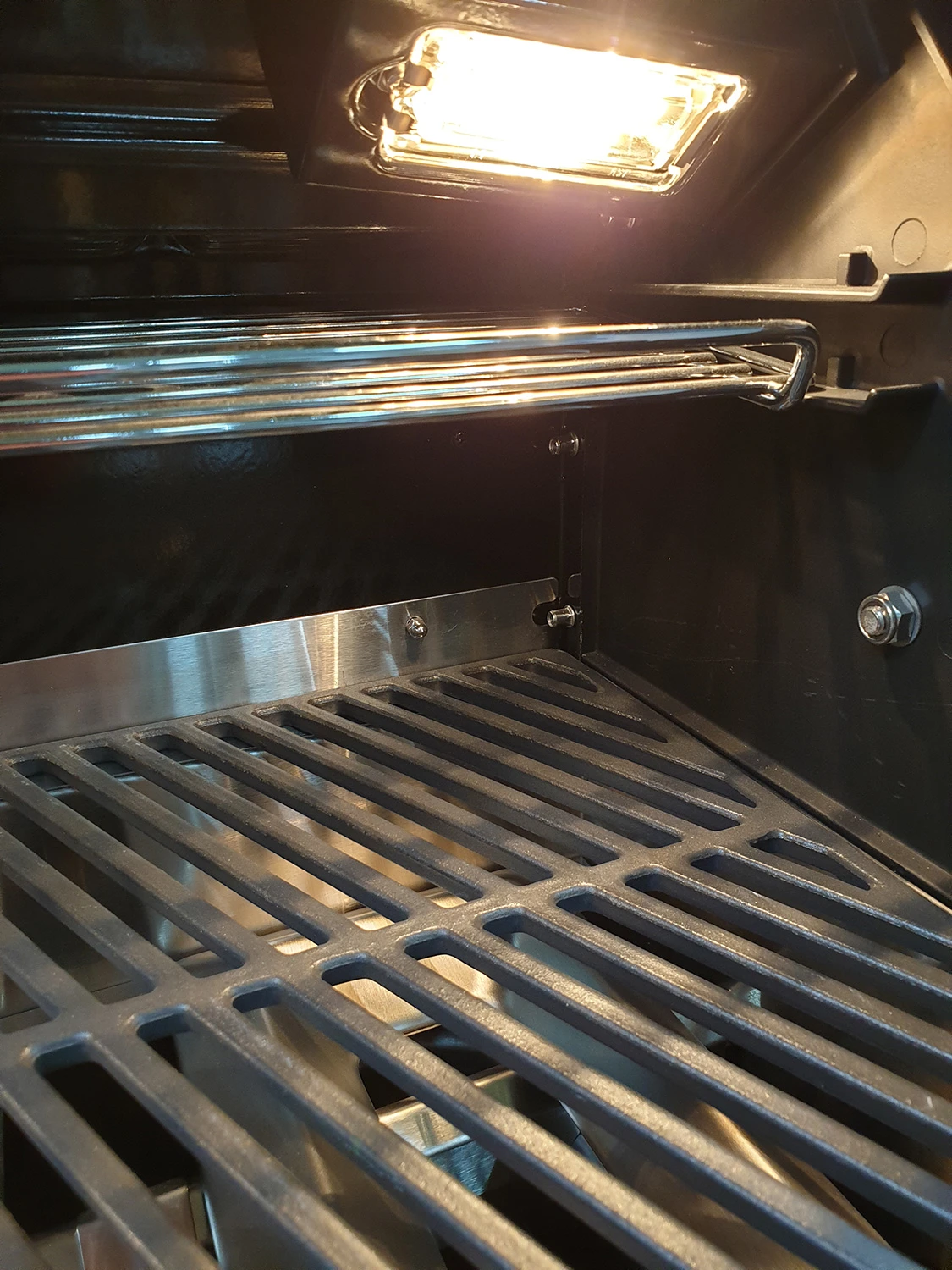 Outdoorchef Dualchef S 325 G Edelstahl Gasgrill 3 Outdoorchef Dualchef S 325 G Edelstahl Gasgrill - Image 3